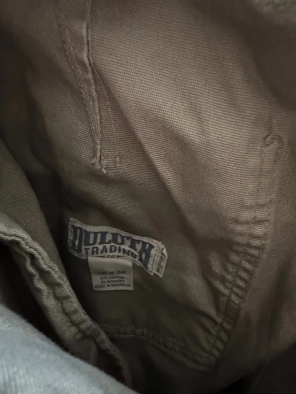 Duluth Trading Co Men's Flex Chinos in Taupe Green